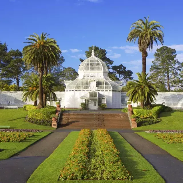 Außenansicht des San Francisco Conservatory of Flowers.